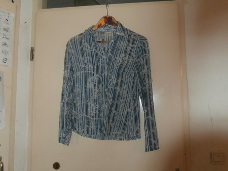 Blouse maat 36 E3,-